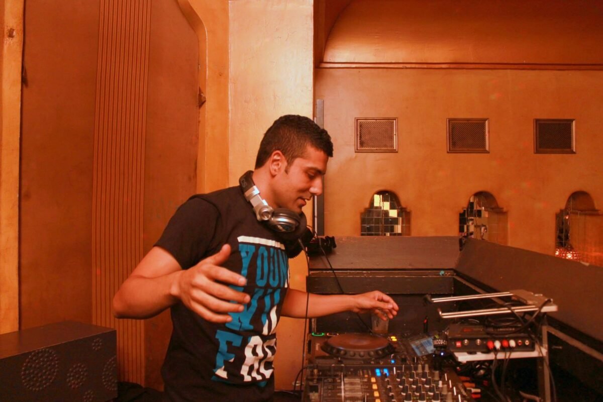 Asi Vidal, Electro Club 122