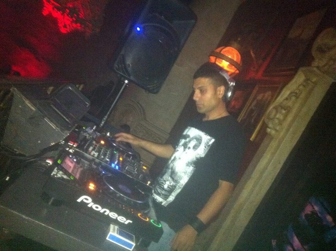 Asi Vidal, ELECTRO CLUB 82